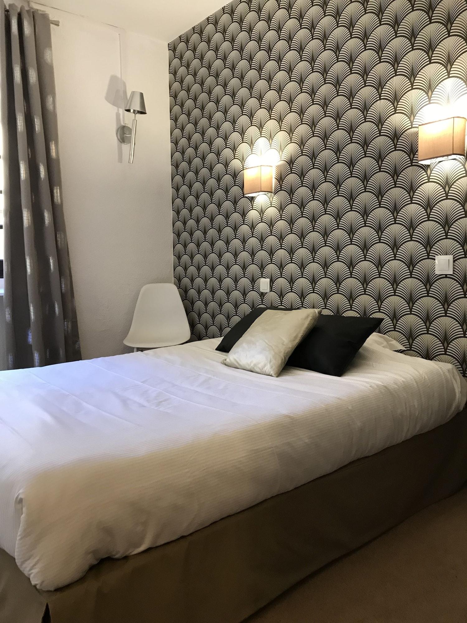 De La Loge 3*